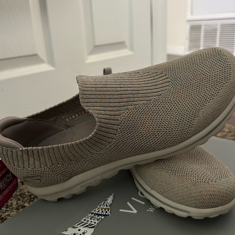 Sketchers slip on sneakers
